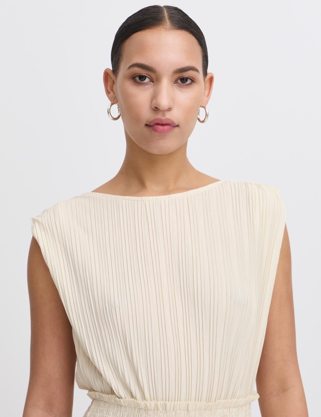 Plissiertes Maxikleid für Damen – Elegant & ärmellos - Blossom Hair & Fashion