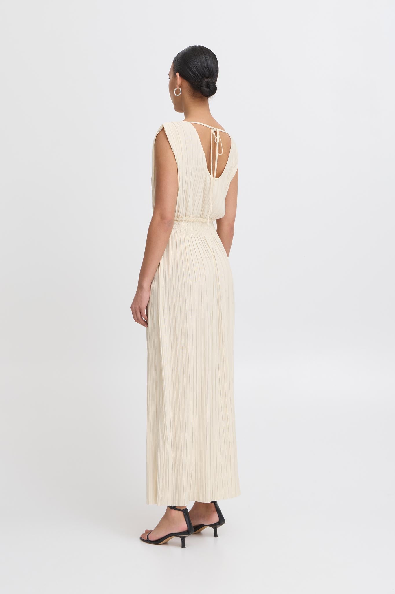 Plissiertes Maxikleid für Damen – Elegant & ärmellos - Blossom Hair & Fashion