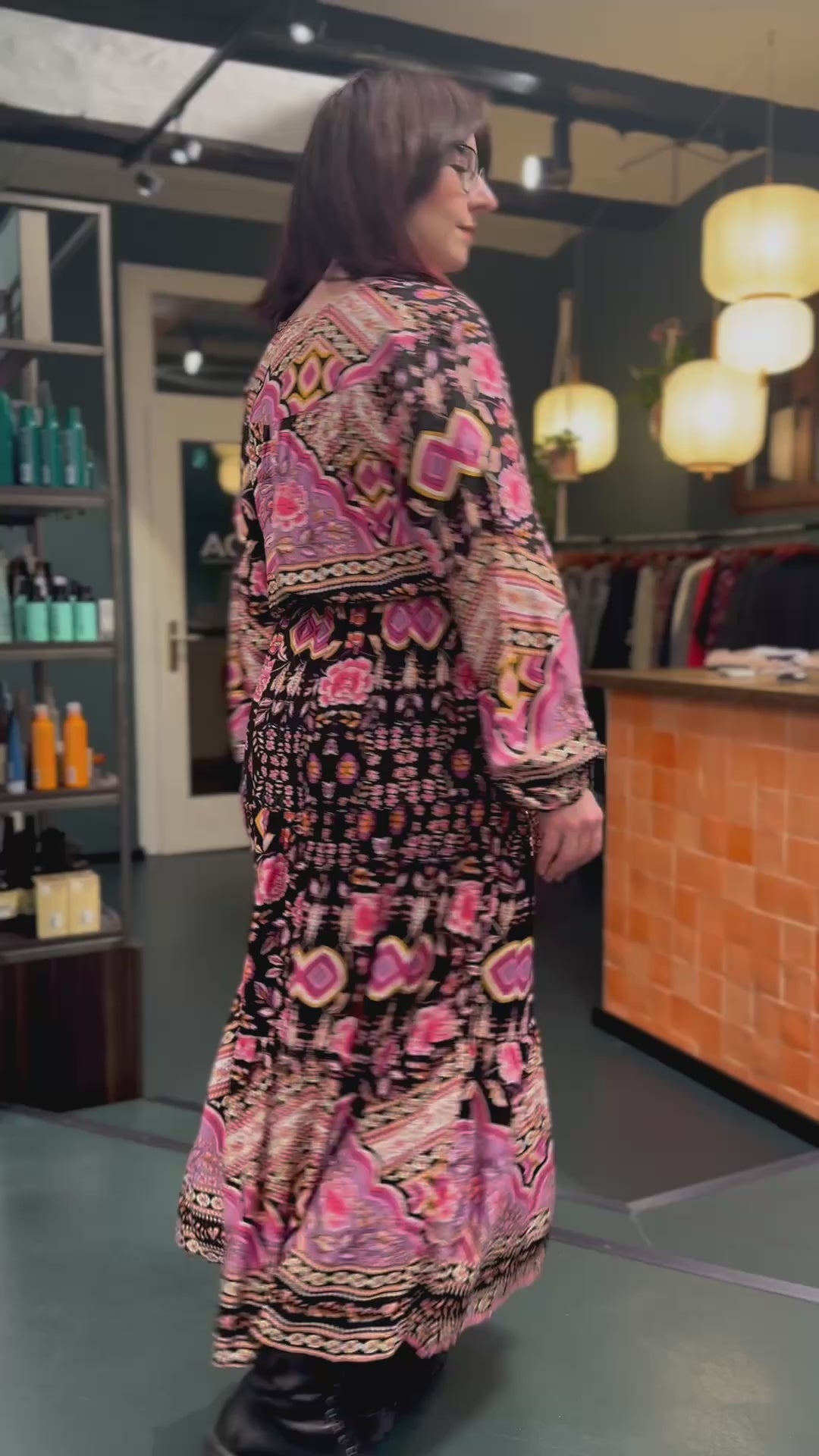Damen Maxi Winterkleid mit Blumenmuster und langen Ärmeln - Blossom Hair & Fashion