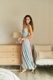 Rückenfreies Maxikleid in Rosa & Türkis mit Neckholder - Blossom Hair & Fashion
