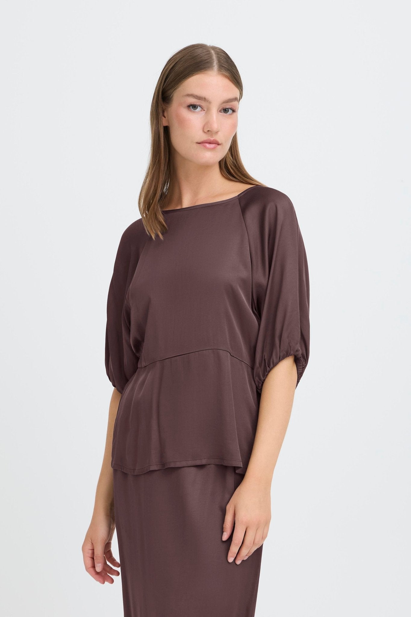 Satiniertes Blusenshirt aus Viskose - Blossom Hair & Fashion