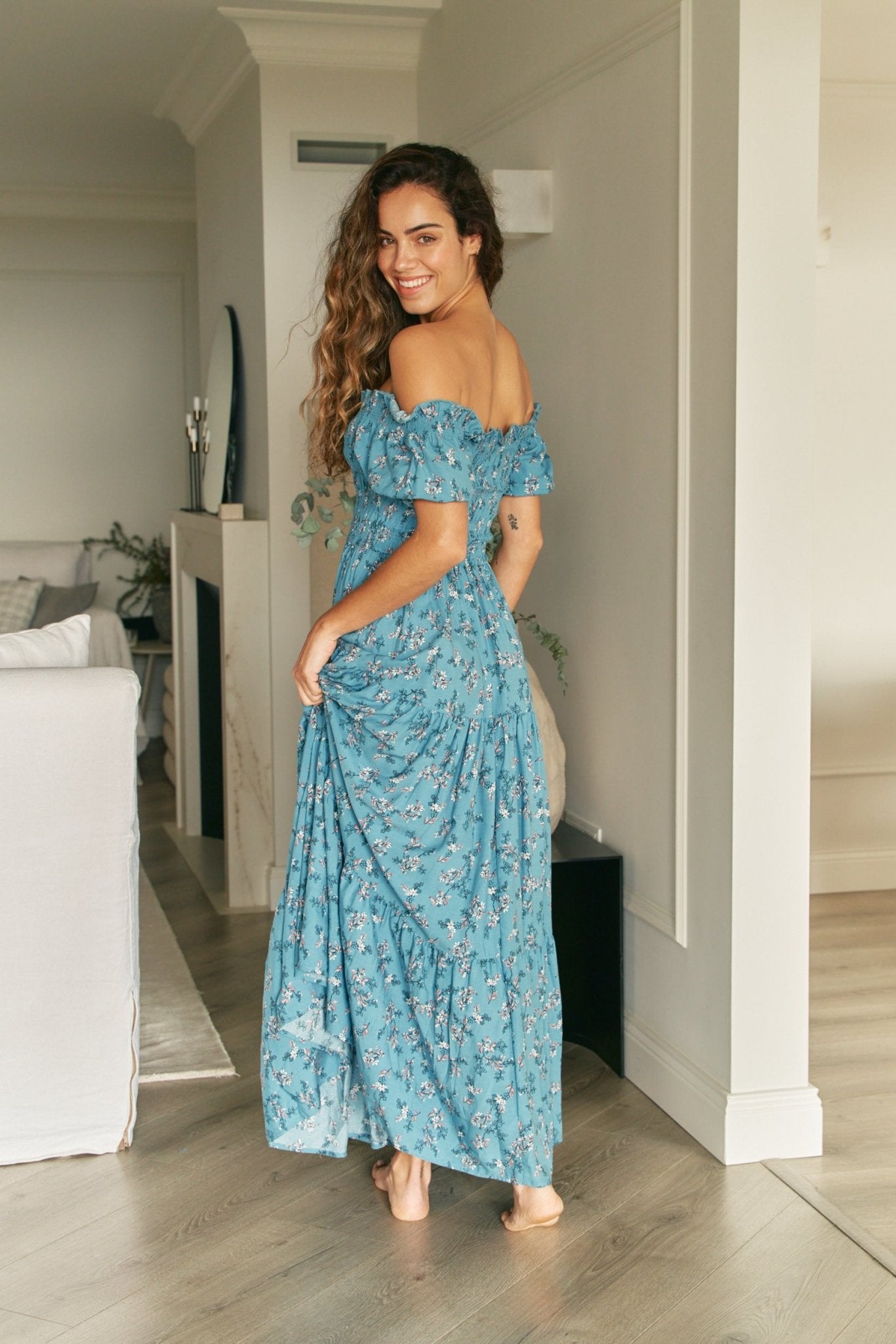 Schulterfreies Boho - Maxikleid mit Blumendruck - Blossom Hair & Fashion