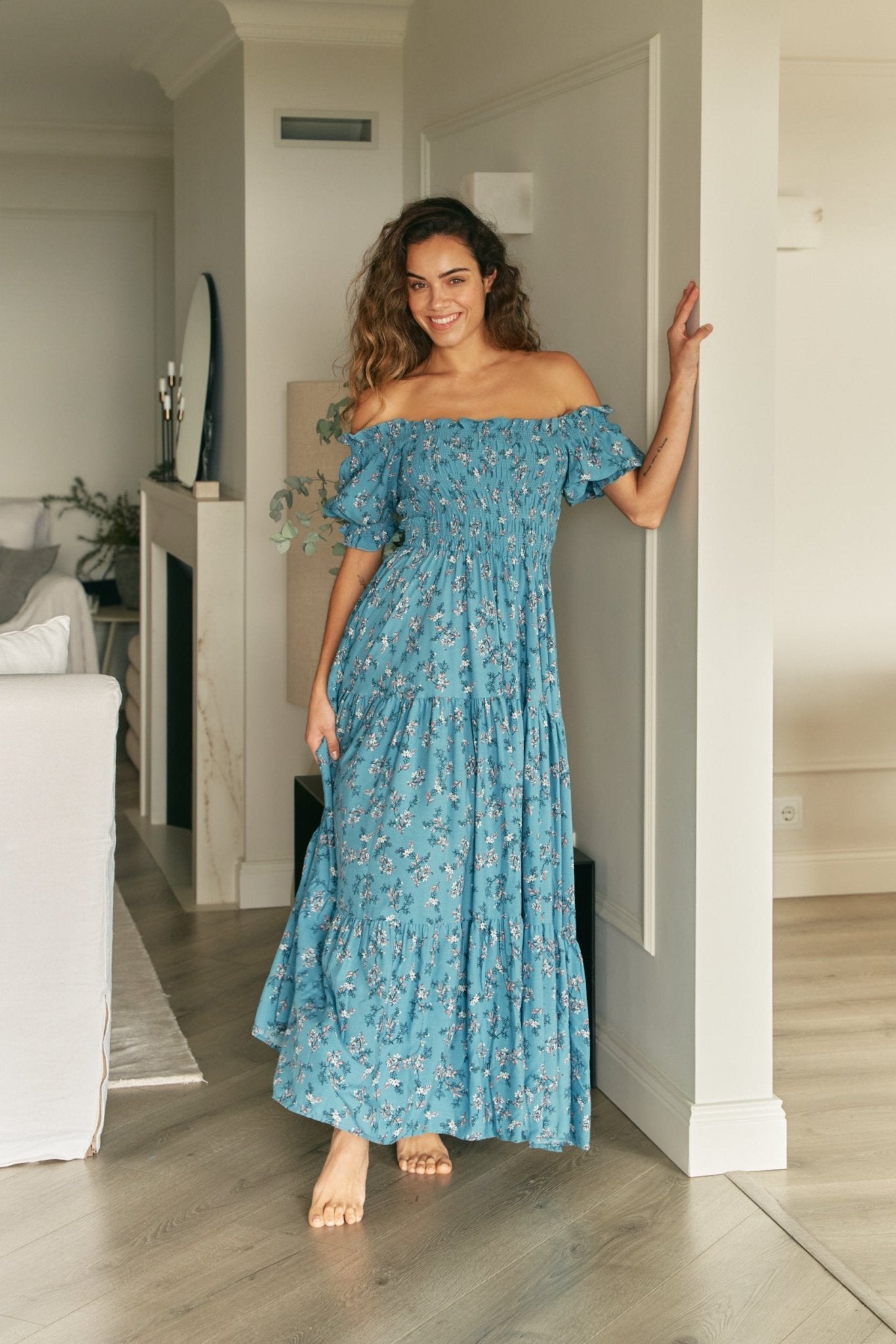 Schulterfreies Boho - Maxikleid mit Blumendruck - Blossom Hair & Fashion