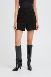 Schwarze High - Waist - Shorts mit Struktur und Glanz - Blossom Hair & Fashion