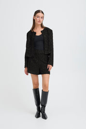 Schwarze High - Waist - Shorts mit Struktur und Glanz - Blossom Hair & Fashion