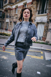 Schwarze Jeansjacke mit Nieten - Details - Blossom Hair & Fashion