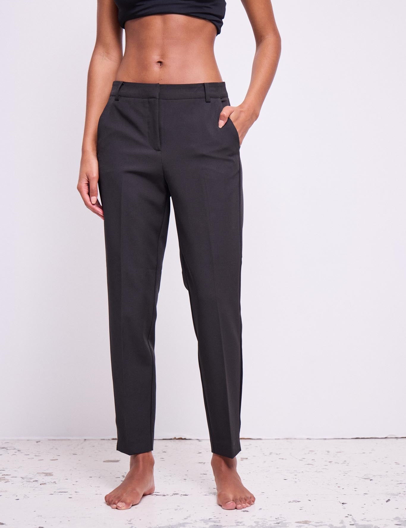 Schwarze Stoffhose Damen Regular Fit ankle length - Blossom Hair & Fashion