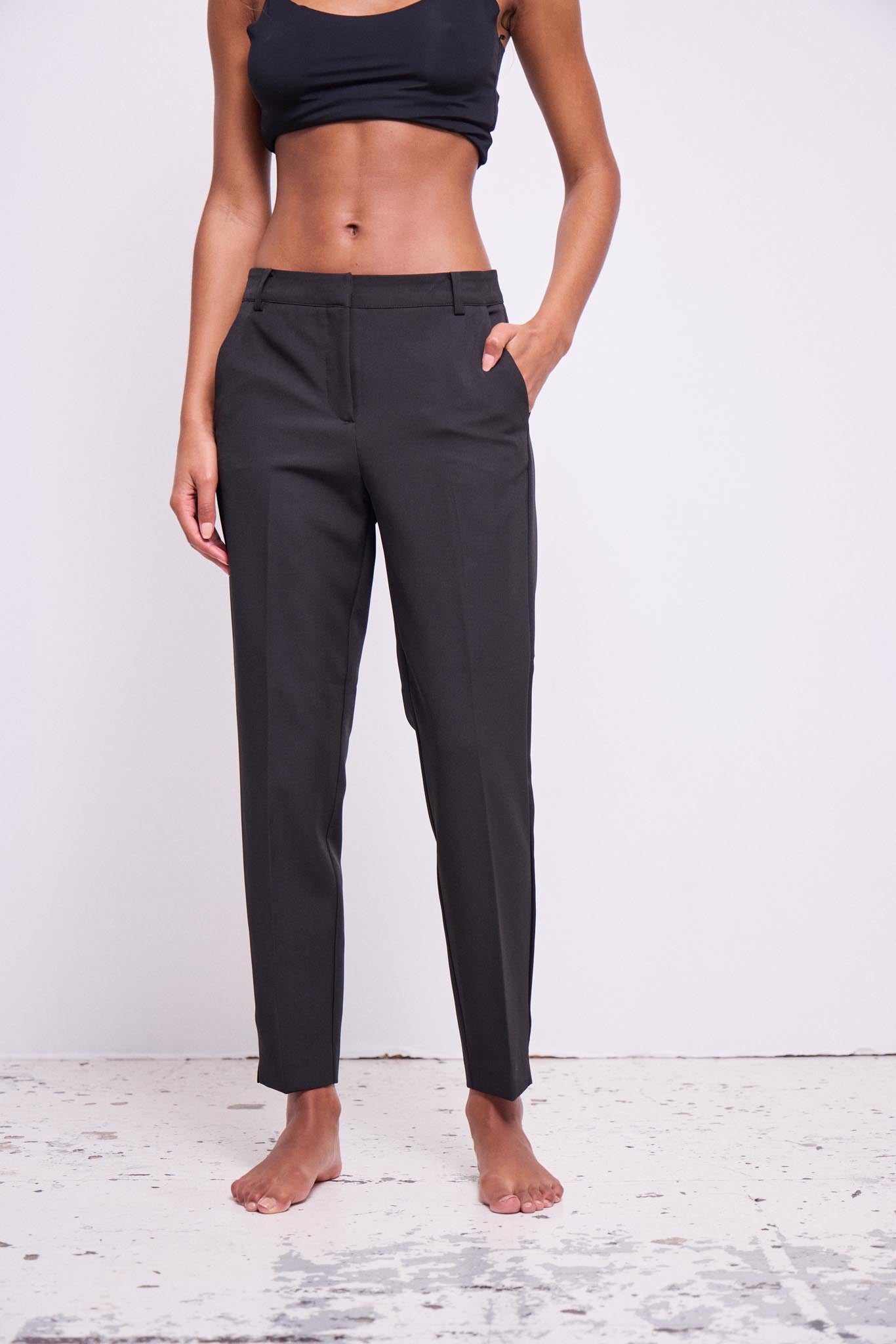 Schwarze Stoffhose Damen Regular Fit ankle length - Blossom Hair & Fashion