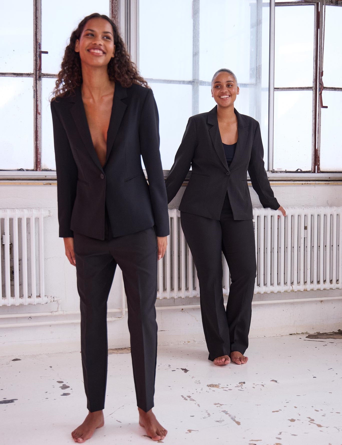 Schwarze Stoffhose Damen Regular Fit ankle length - Blossom Hair & Fashion