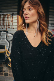 Schwarzer Glitzerpullover mit V - Ausschnitt - Blossom Hair & Fashion