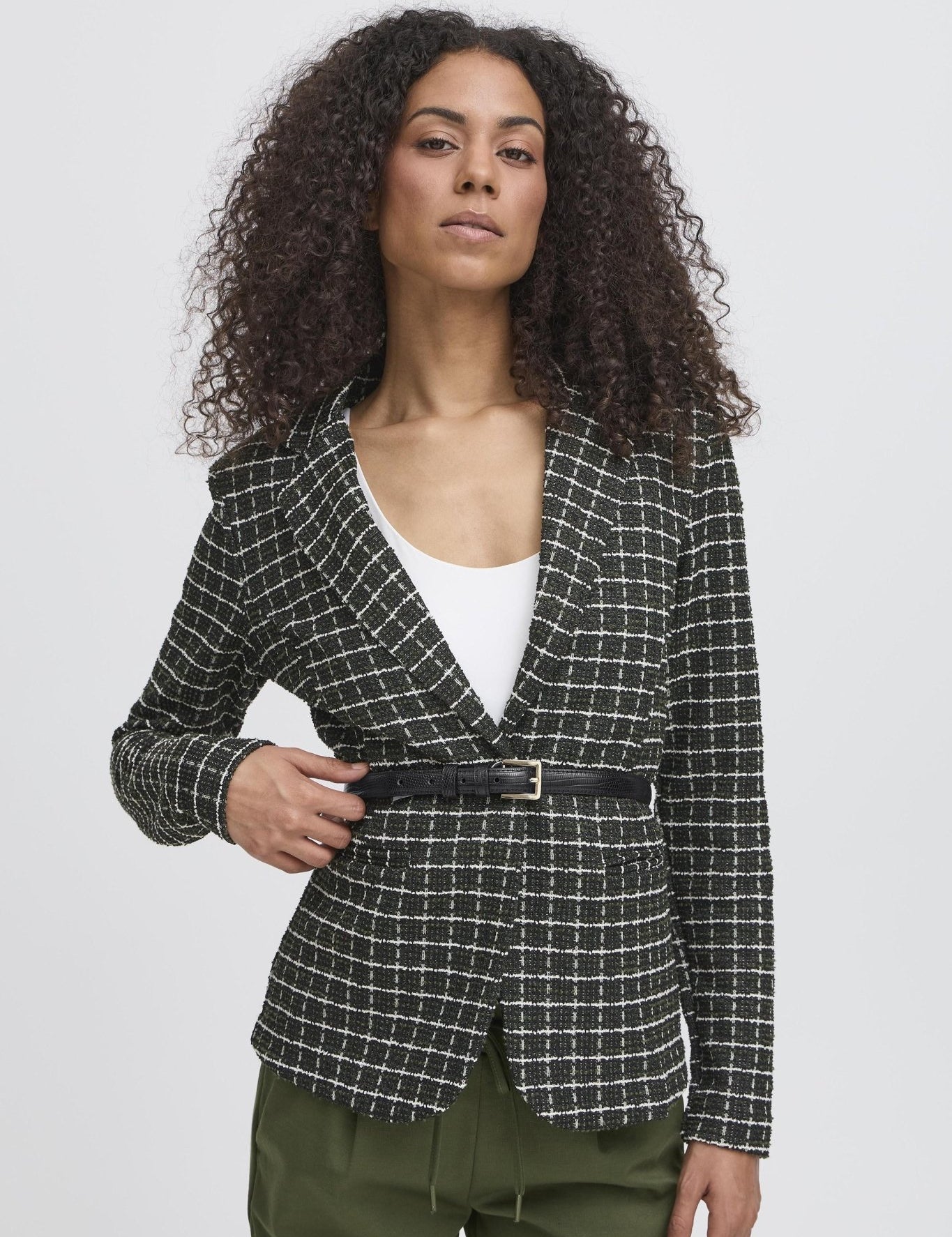 Schwarzer Guertel mit feiner Struktur - Blossom Hair & Fashion