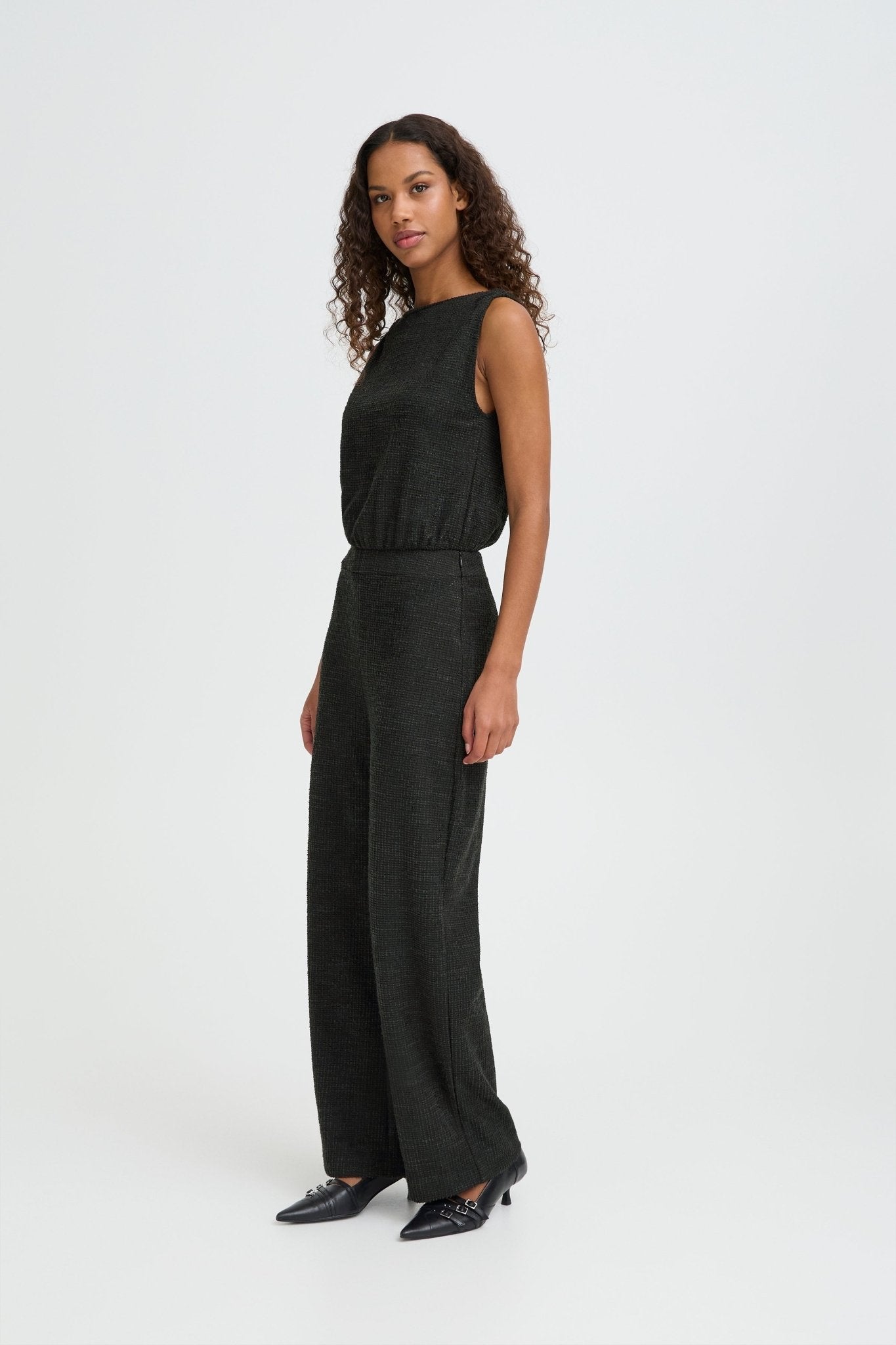 Schwarzer Jumpsuit mit weitem Bein - Blossom Hair & Fashion