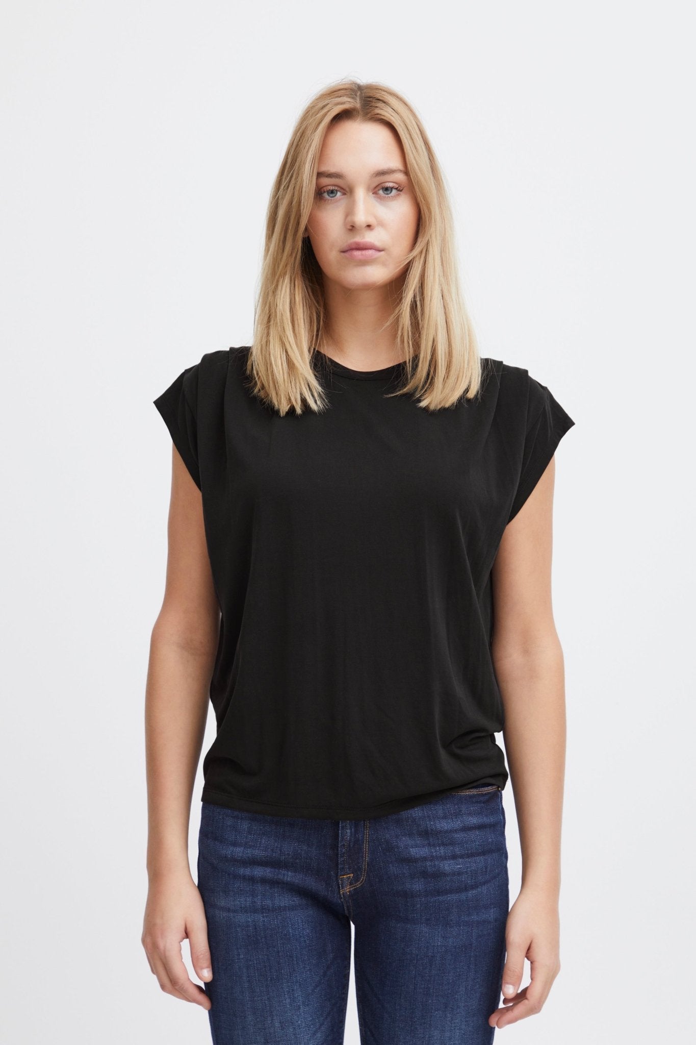 Schwarzes ärmelloses Shirt mit Boxy Fit - Blossom Hair & Fashion