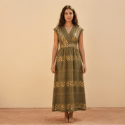 Schwarzes Midi Kleid mit grafischem Muster - Blossom Hair & Fashion