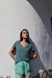 Sommerliches Baumwollshirt in verschiedenen Farben - Blossom Hair & Fashion