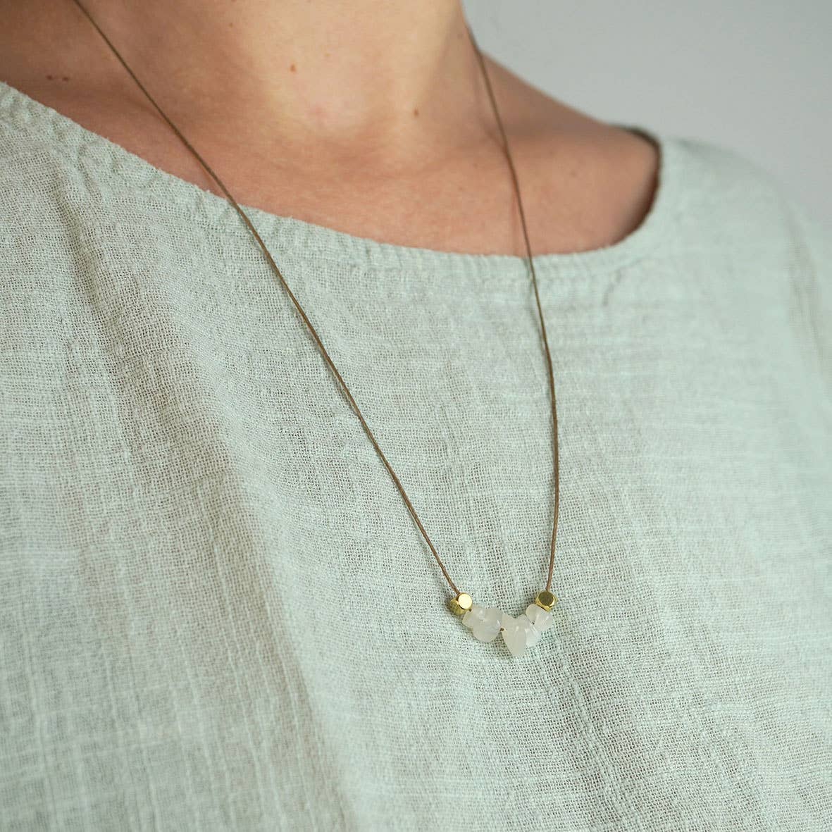 Stilvolle LILLA Kette mit Mondsteinen - Blossom Hair & Fashion