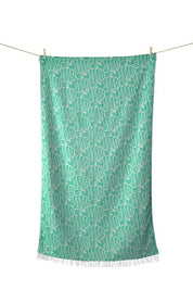 Strandtuch mit Fischmuster in sommerlichen Farben - Blossom Hair & Fashion