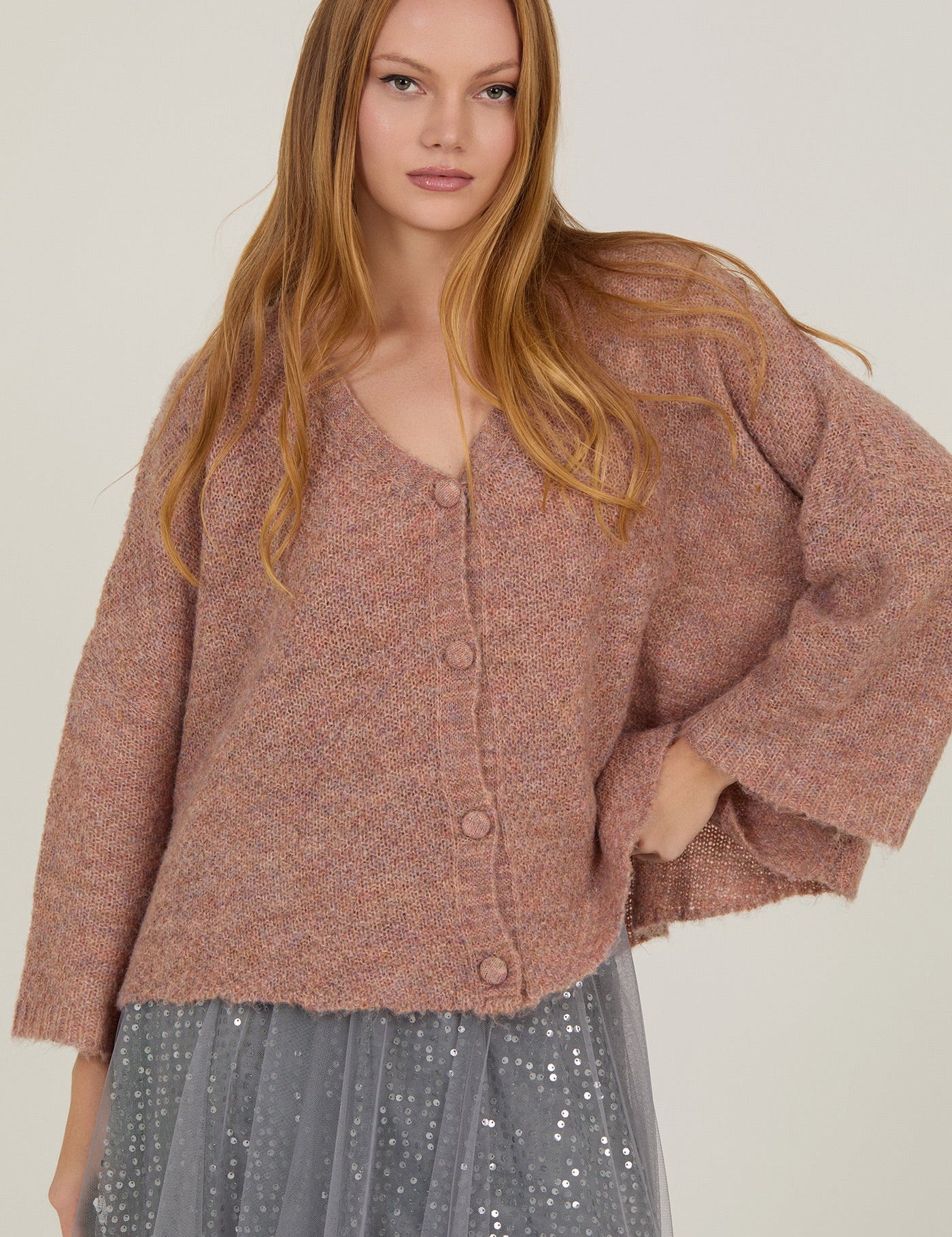 Strick - Cardigan mit V - Ausschnitt und Knöpfen - Blossom Hair & Fashion