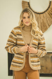 Strickjacke Damen im Jacquardmuster mit V - Ausschnitt - Blossom Hair & Fashion