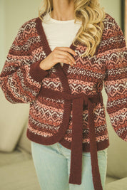 Strickjacke Damen mit Bindegürtel im Jacquardmuster - Blossom Hair & Fashion