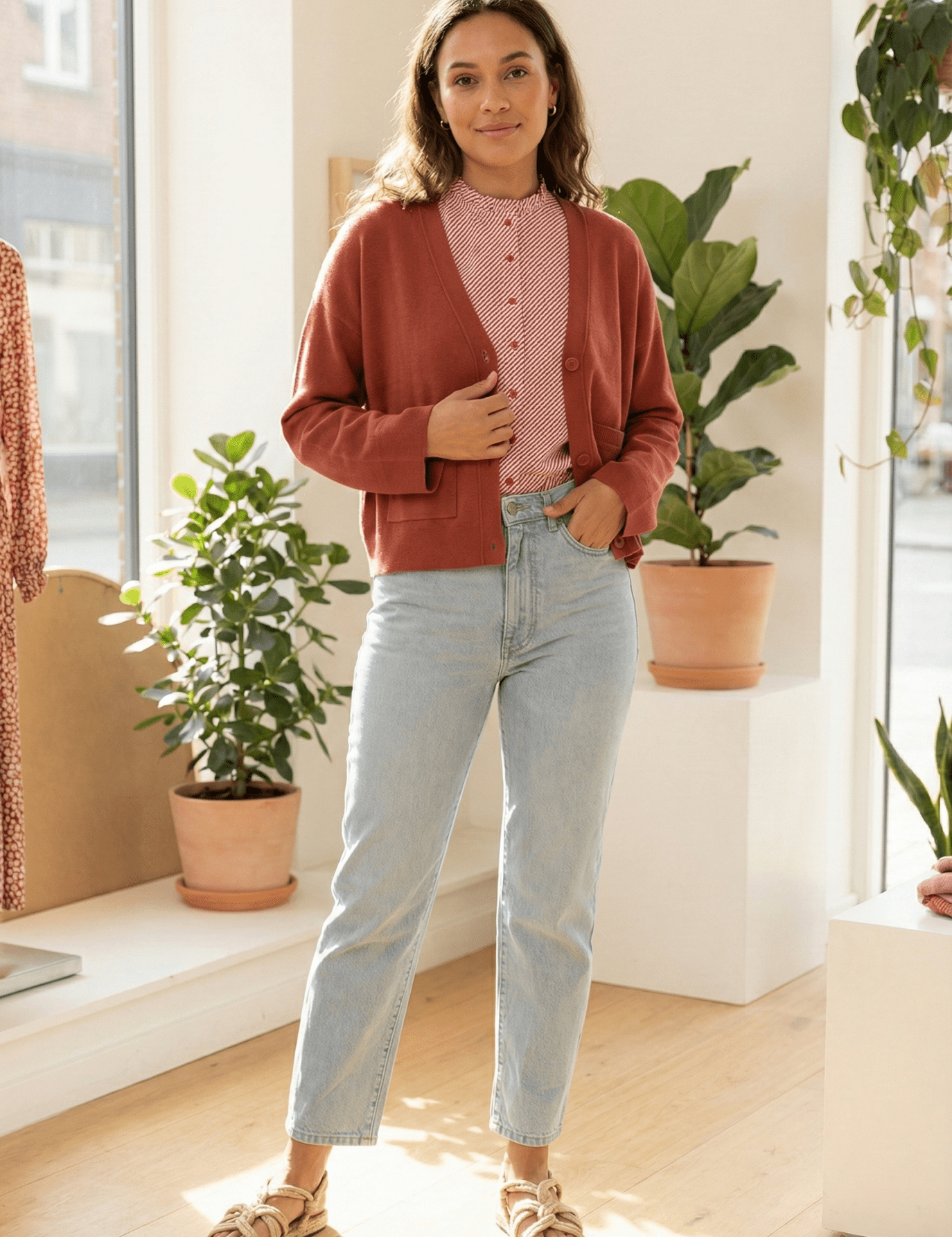 Strickjacke mit V Ausschnitt und Taschen - Blossom Hair & Fashion