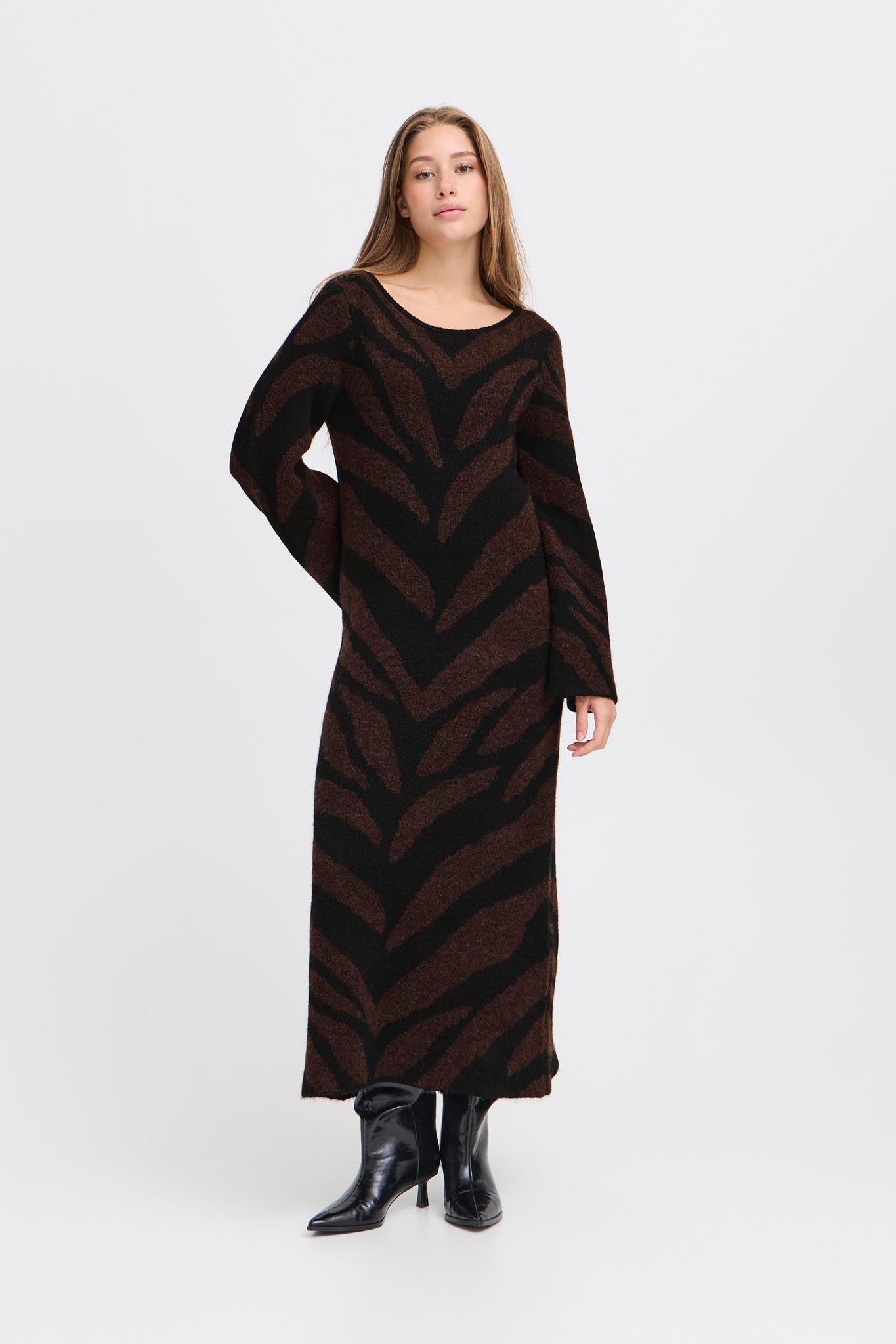 Strickkleid Regular Fit braun - schwarz - Blossom Hair & Fashion