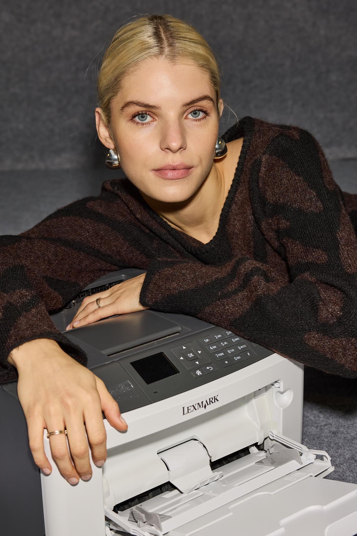 Strickkleid Regular Fit braun - schwarz - Blossom Hair & Fashion