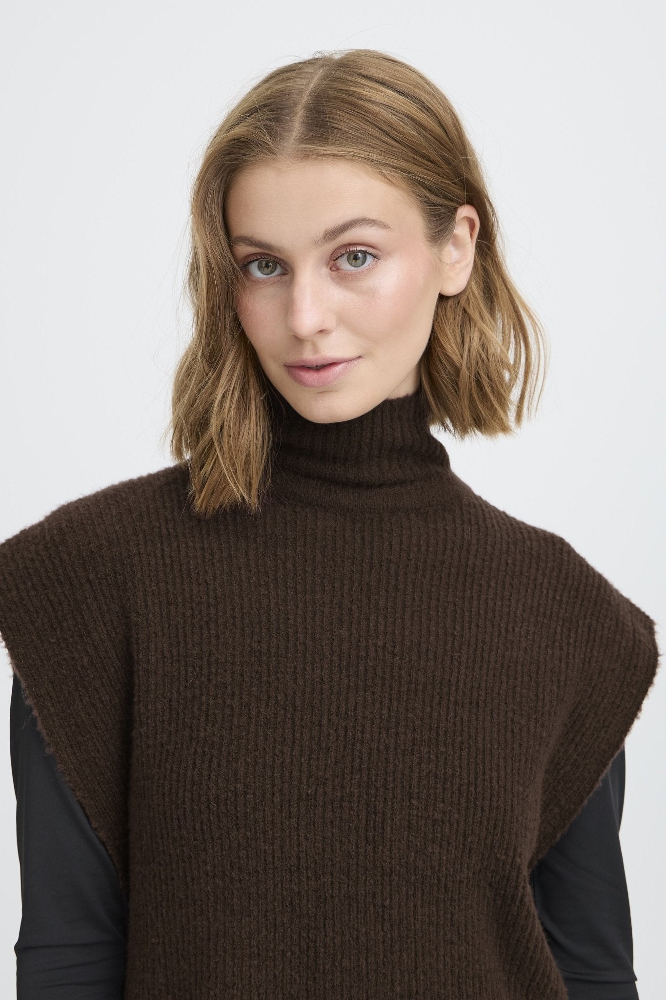Strickponcho braun mit Rollkragen - Blossom Hair & Fashion