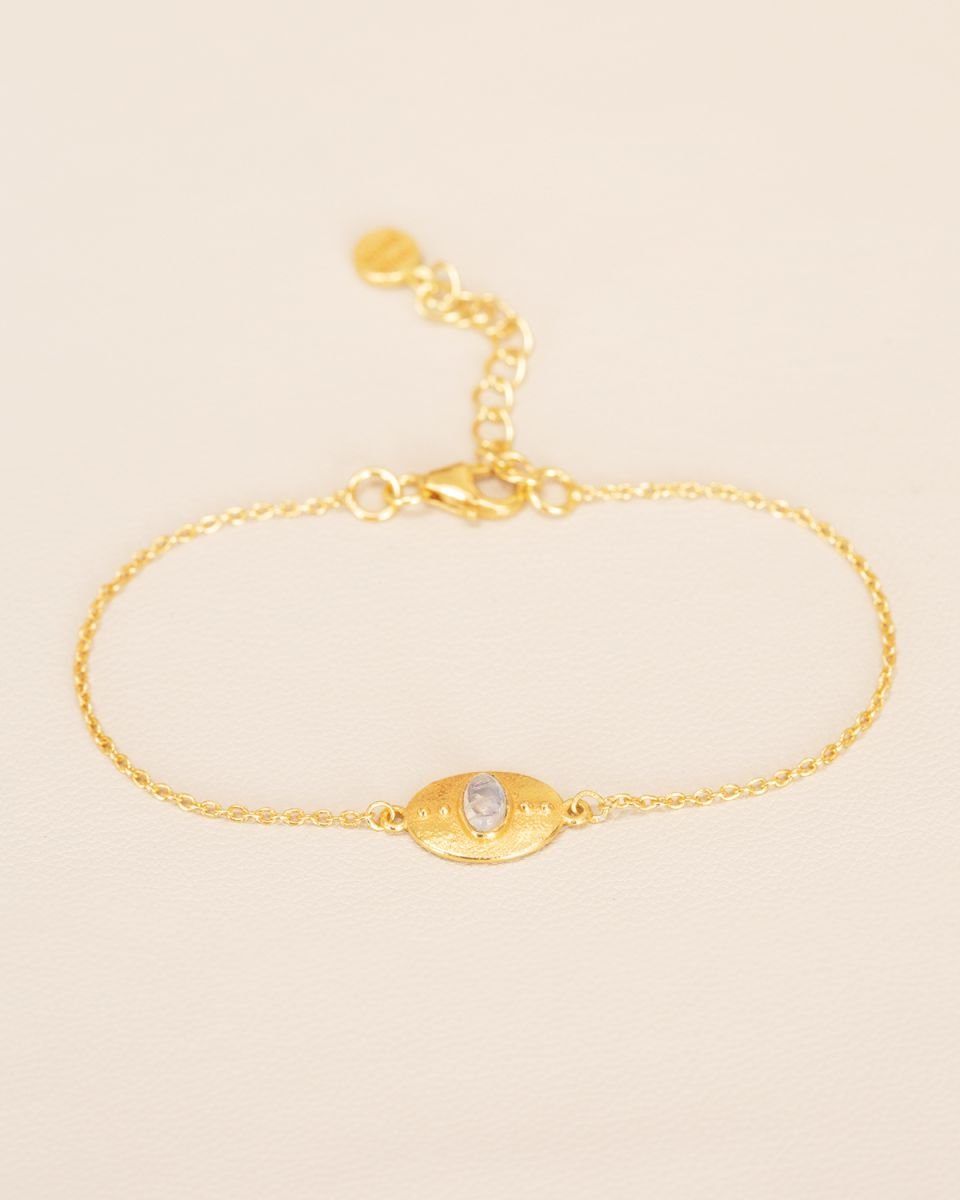 Vergoldetes Armband mit Mondstein – Zarte Eleganz für Dein Handgelenk - Blossom Hair & Fashion
