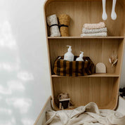 VIC Kulturbeutel mit gestreiftem Design in Cumin - Blossom Hair & Fashion
