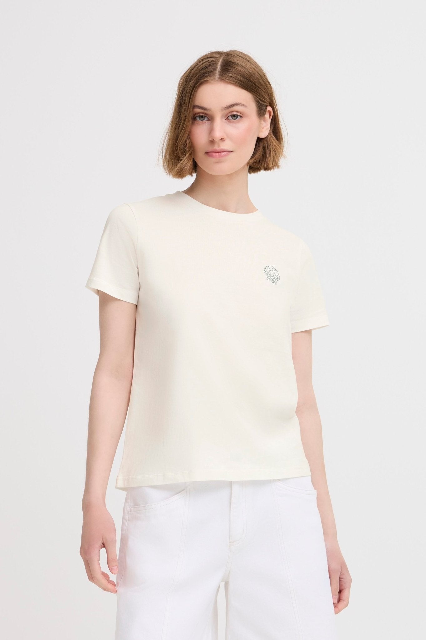 Weißes T-Shirt aus Bio - Baumwolle mit Muschel - Stickerei - Blossom Hair & Fashion