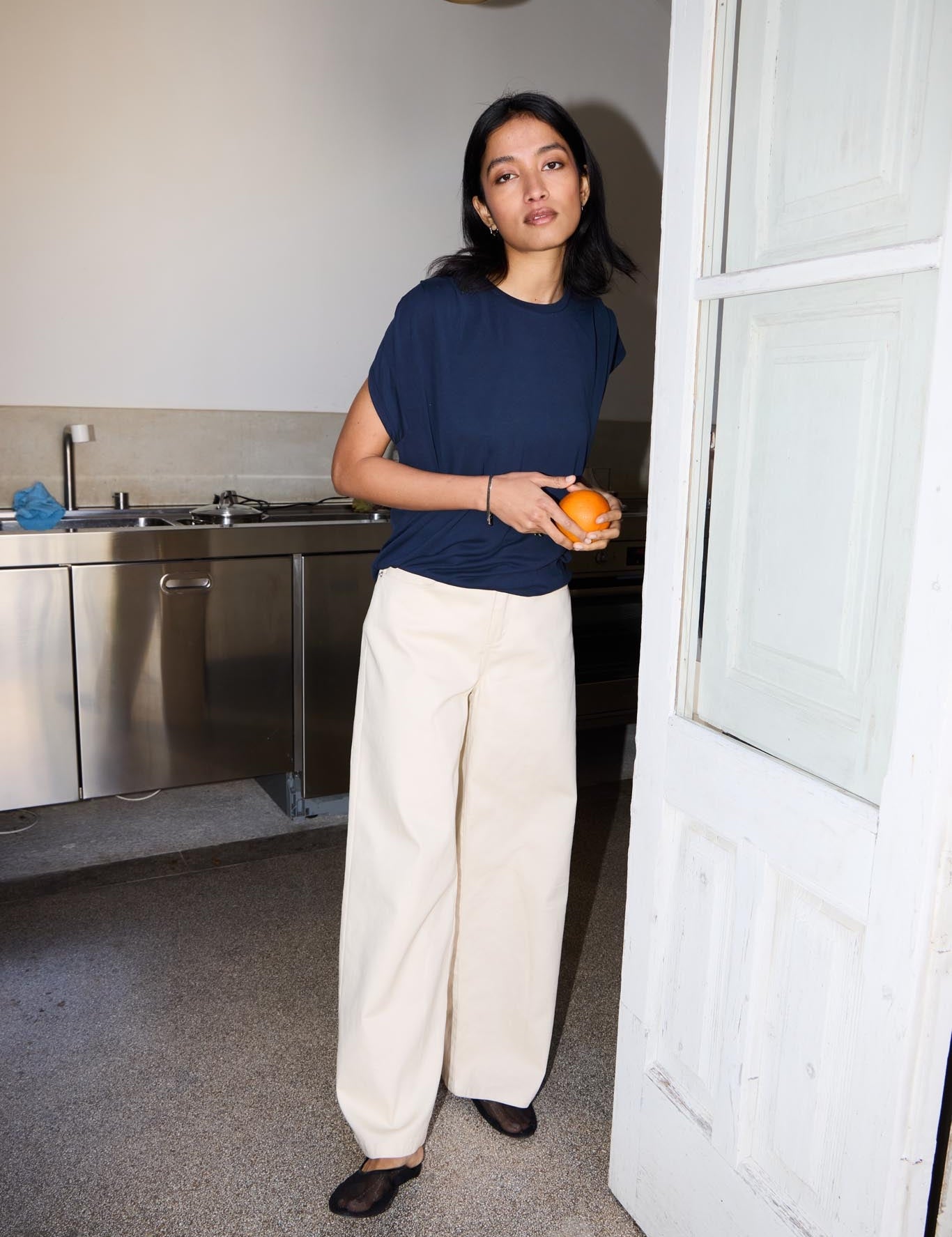 Weite Hose in Naturton mit High Waist - Blossom Hair & Fashion