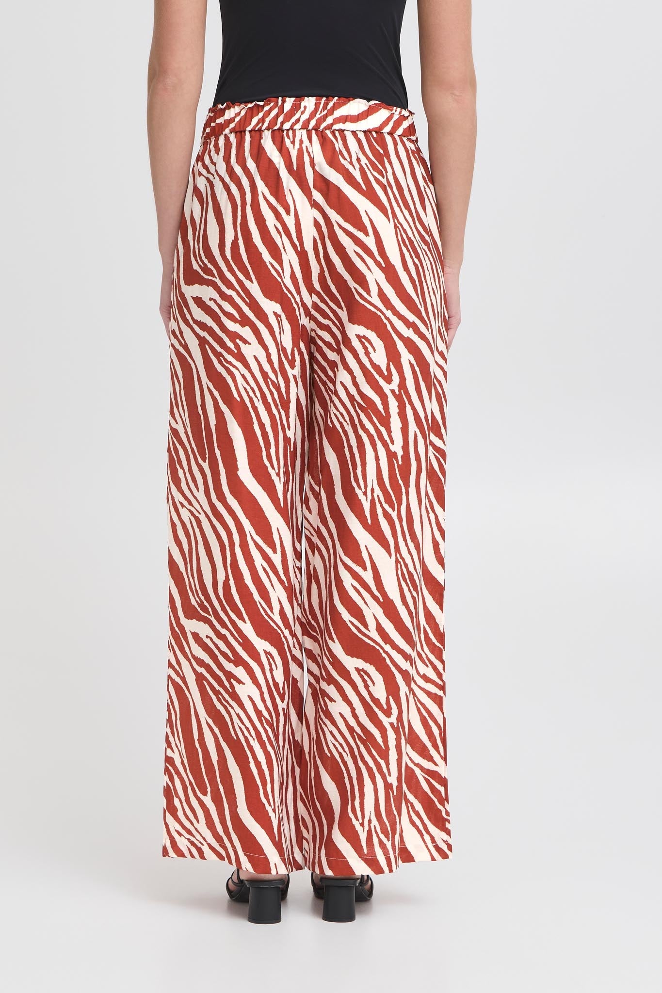 Weite Hose mit Animalprint und elastischem Bund - Blossom Hair & Fashion