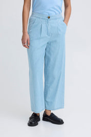 Wide Leg Hose in Hellblau mit Falten - Blossom Hair & Fashion
