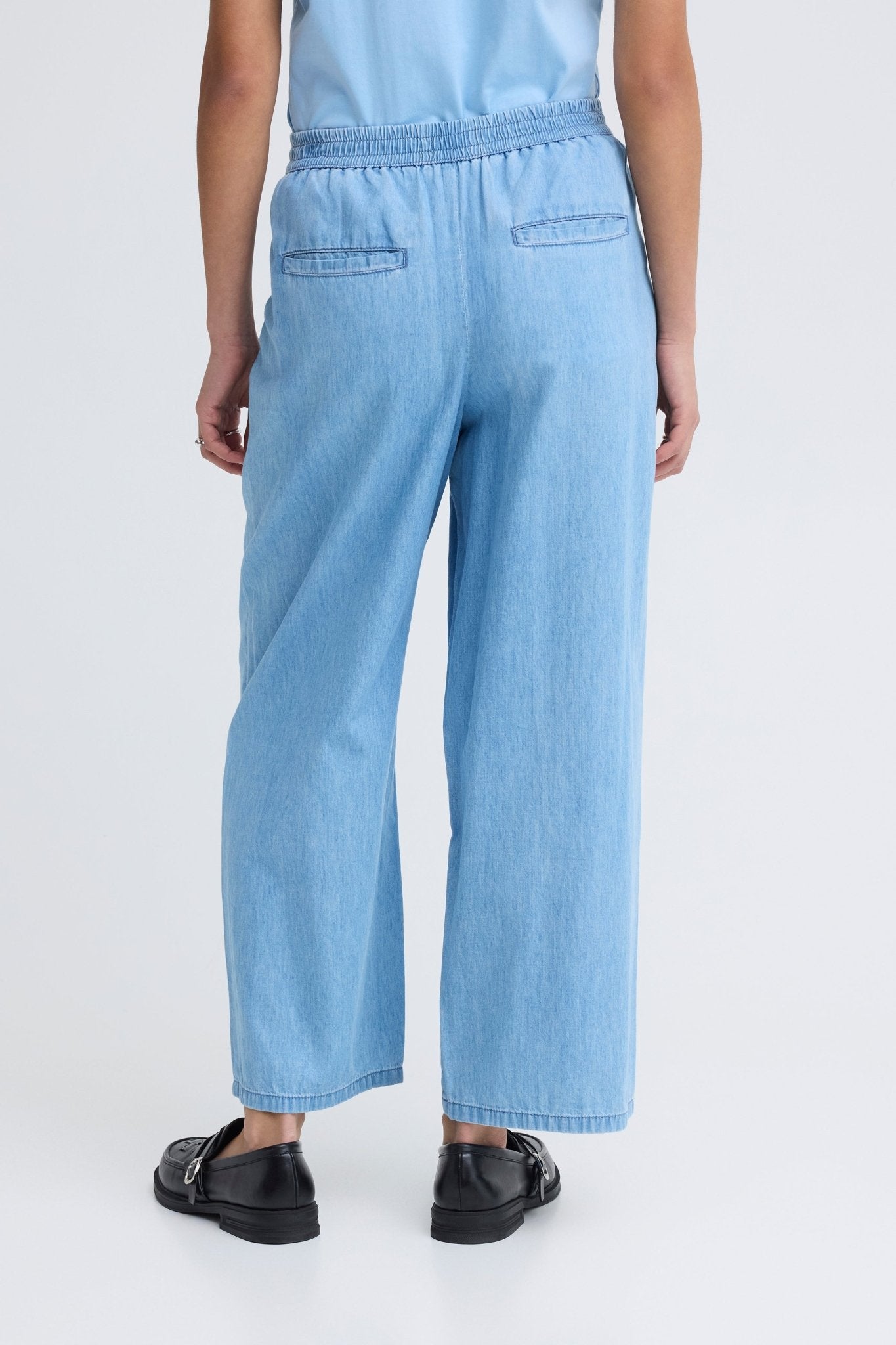 Wide Leg Hose in Hellblau mit Falten - Blossom Hair & Fashion