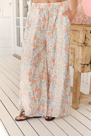 Wide Leg Hose mit Blumenmuster und Spitzendetails - Blossom Hair & Fashion