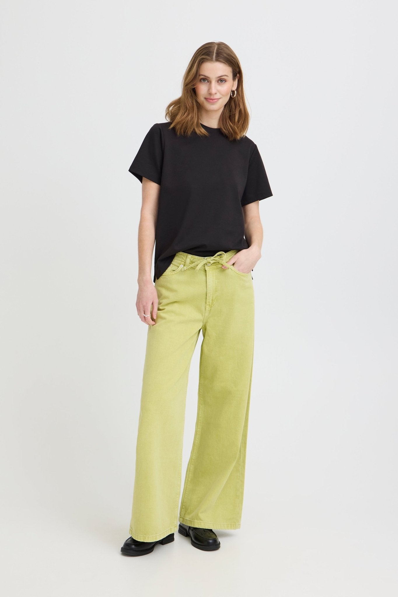 Wide Leg Jeans in Hellgrün aus 100% Baumwolle - Blossom Hair & Fashion