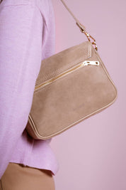 Wildleder Schultertasche – Eleganz & Funktionalität in einem Design - Blossom Hair & Fashion