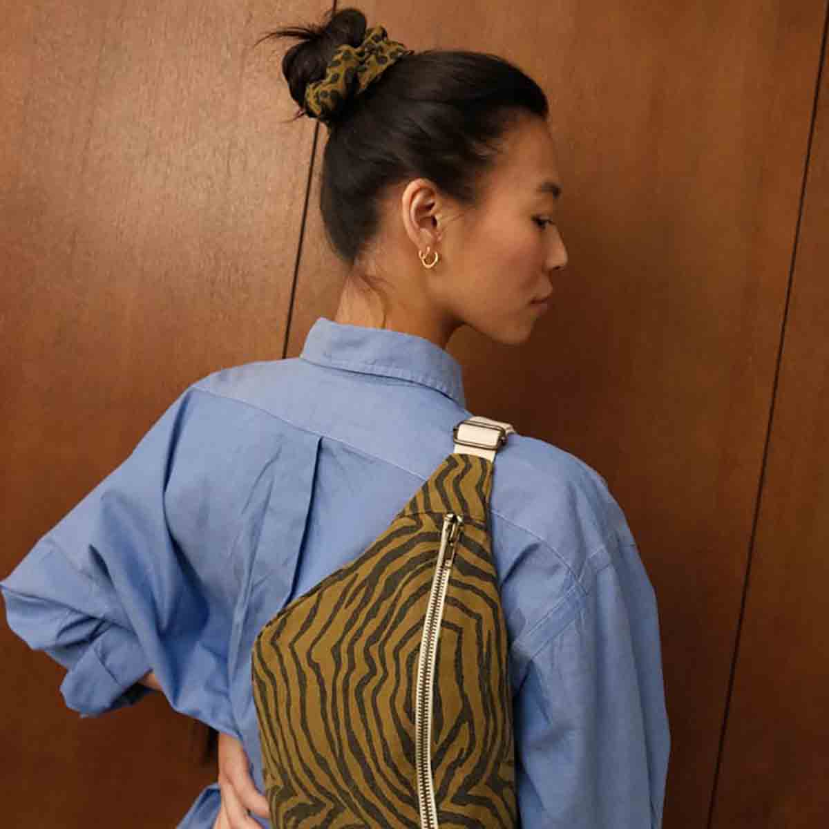 ZEBRA OLIVE GÜRTELTASCHE - Blossom Hair & Fashion